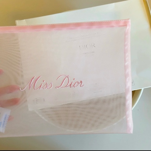 Dior Pink Mesh Cosmetic Bag - Picture 4 of 9